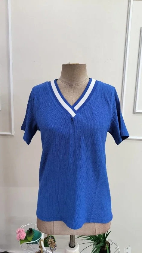 Women's Short-Sleeved V-Neck Crepe Blouse - Janes - by Peralane - photo 4