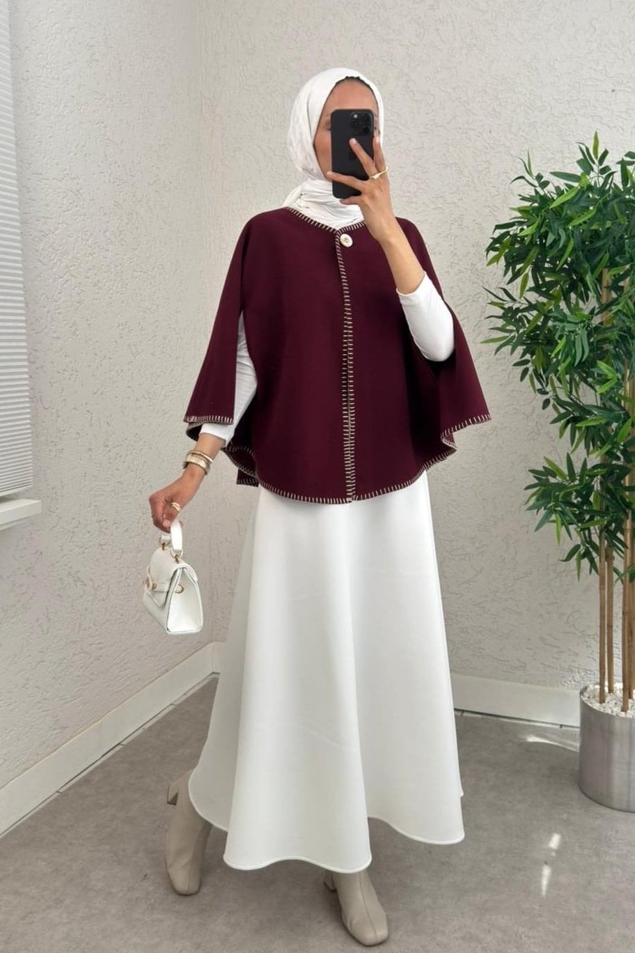 Women's Plaid Wool Cape with Pockets – Burgundy - Podyumplus - by Peralane