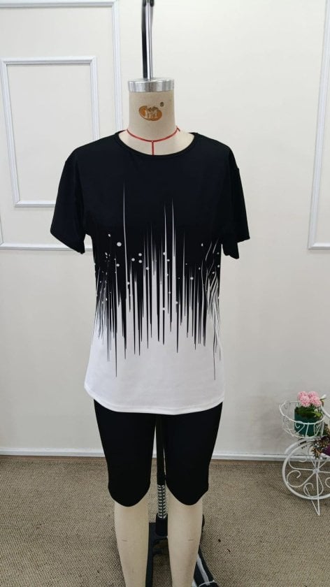 Women's Short-Sleeve Round Neck Patterned Scuba Blouse and Leggings Two-Piece Set - Janes - by Peralane - photo 4