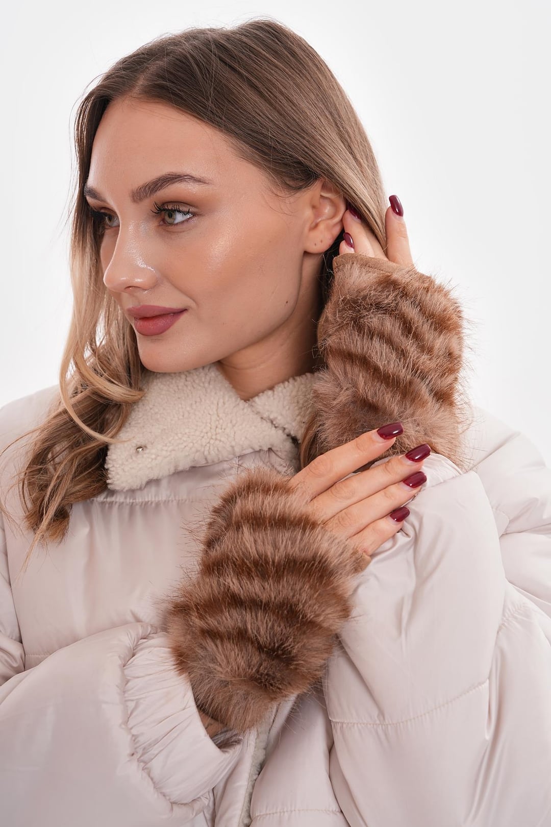 14694 Vizon Fingerless Suede Gloves with Faux Fur Trim - Nesvay - by Peralane - photo 2