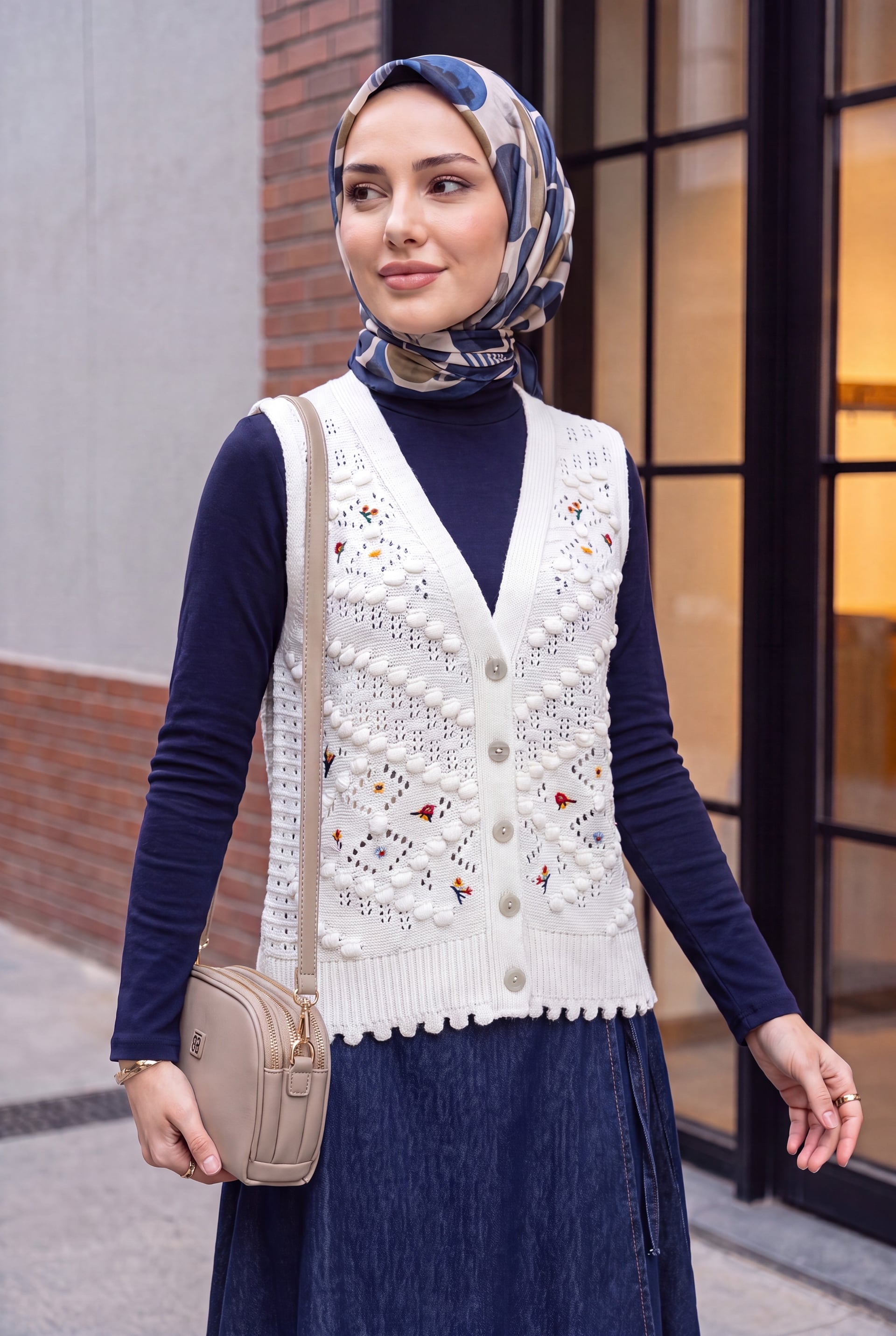 Ecru Sleeveless V-Neck Cardigan with Floral Embroidery and Pom-Pom Details - Podyumplus - by Peralane