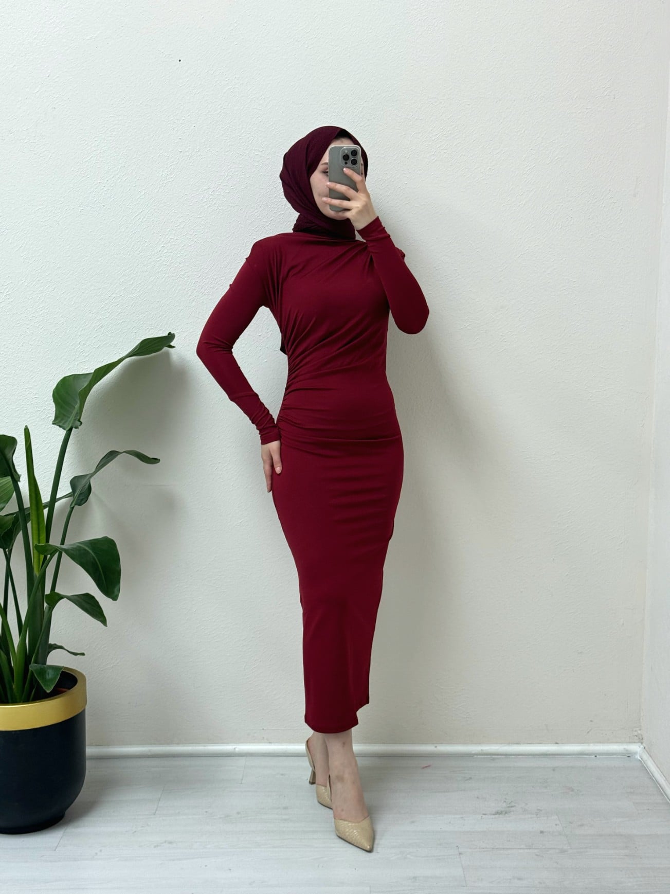 Long Side-Ruched Dress in Deep Red - Podyumplus - by Peralane - photo 5
