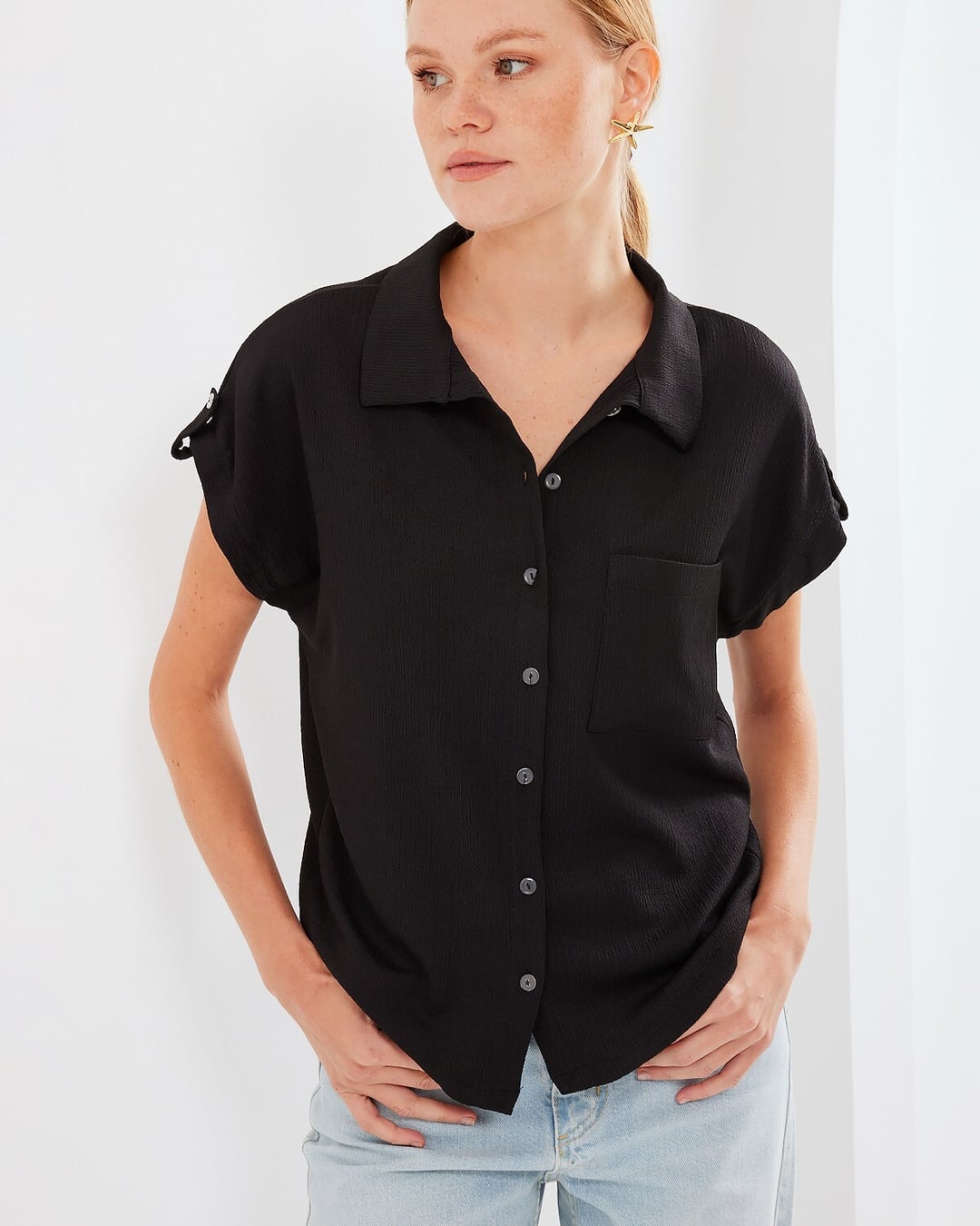 Black Short-Sleeve Textured Blouse with Cuff Detail - Wholeskop - by Peralane - photo 2
