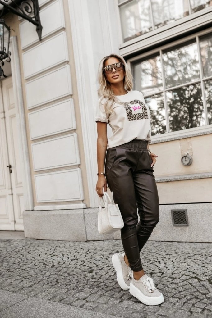 Women's High-Waist Elasticated Pockets Faux Leather Trousers - Janes - by Peralane - photo 3