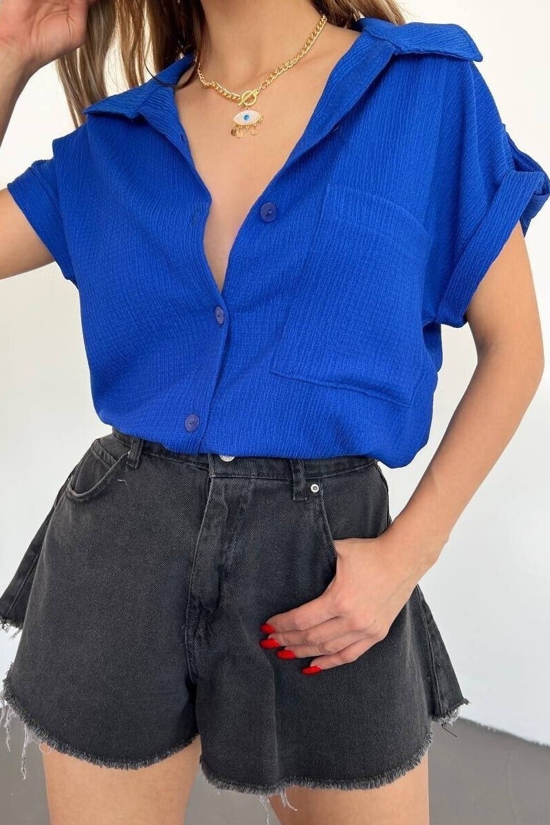 Crinkled Short-Sleeve Blouse with Collar and Chest Pocket - Saks Blue - Podyumplus - by Peralane