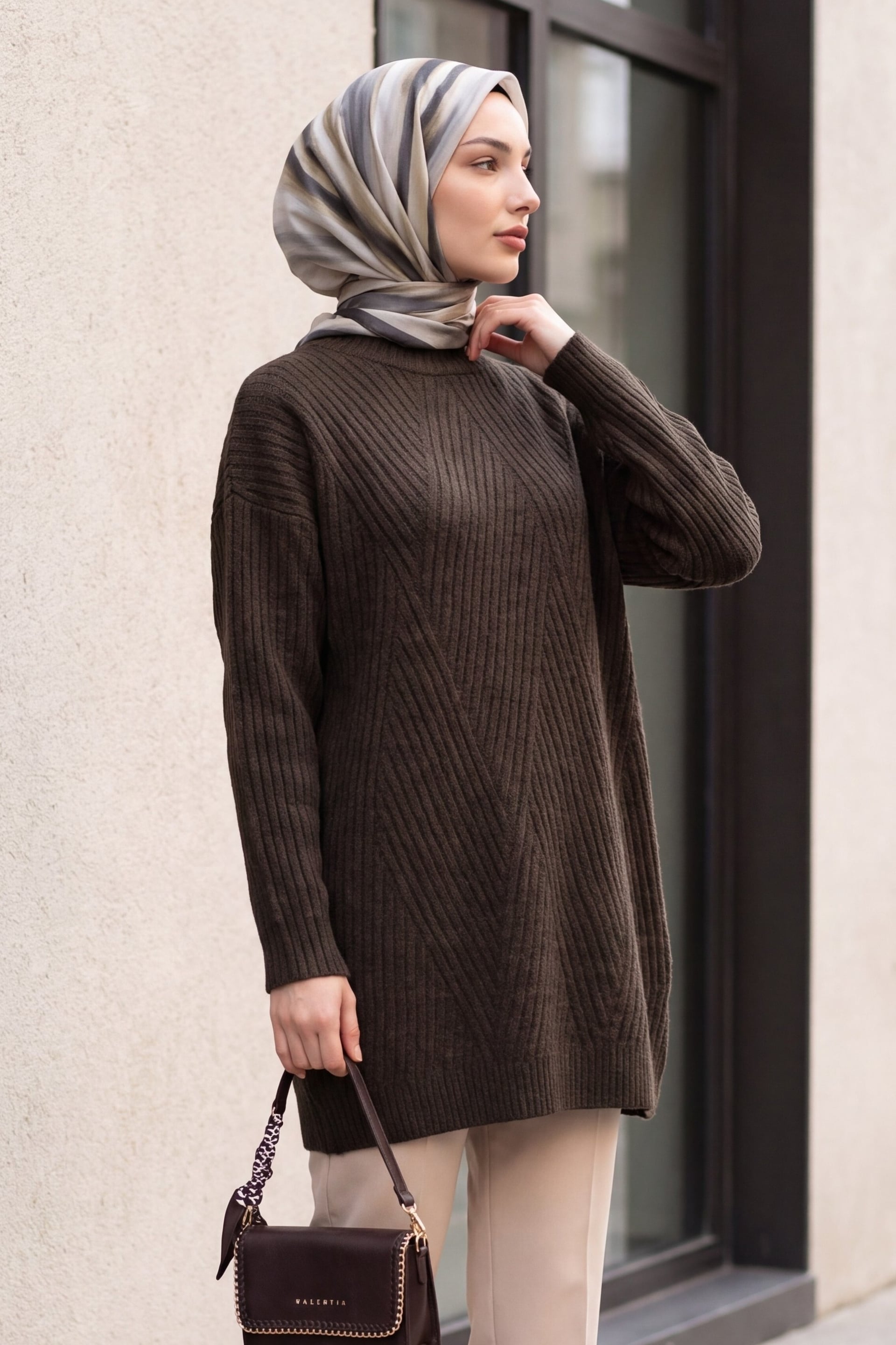 Women's Brown Ribbed Knit Chevron Tunic - Podyumplus - by Peralane - photo 2