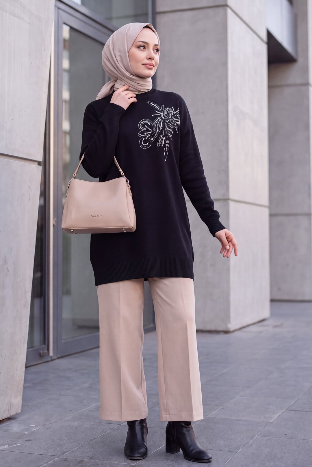 Black Crew Neck Beaded Sequin Knit Tunic with Side Slits - Podyumplus - by Peralane - photo 4