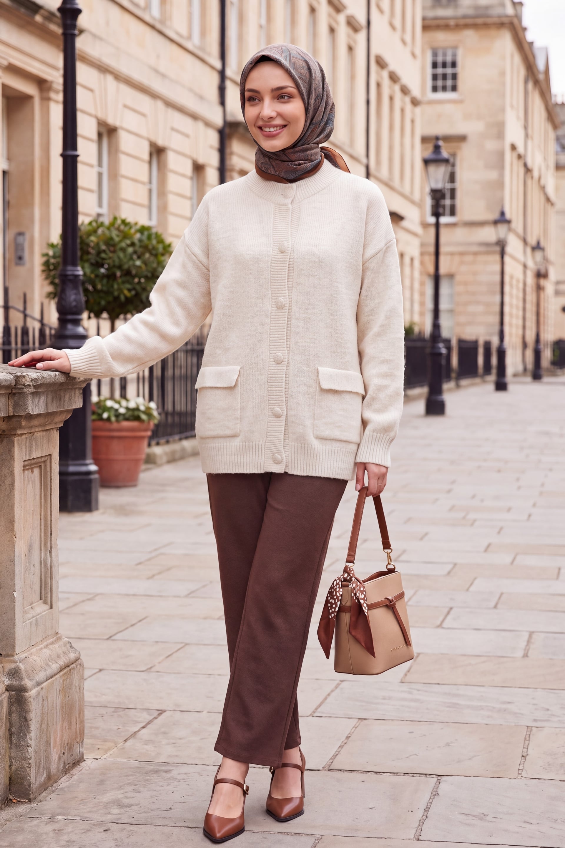 Cream Crew Neck Button-Front Knit Cardigan with Pockets - Podyumplus - by Peralane - photo 3