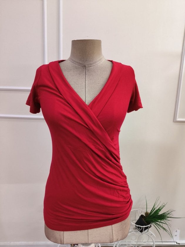 Women's Short-Sleeved Wrap V-Neck Ruched Viscose Blouse - Red - Janes - by Peralane - photo 4