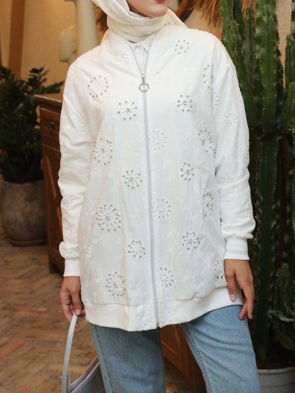 White Floral Eyelet Zip-Up Tunic with Rhinestone Details - Afra Li̇ne - by Peralane