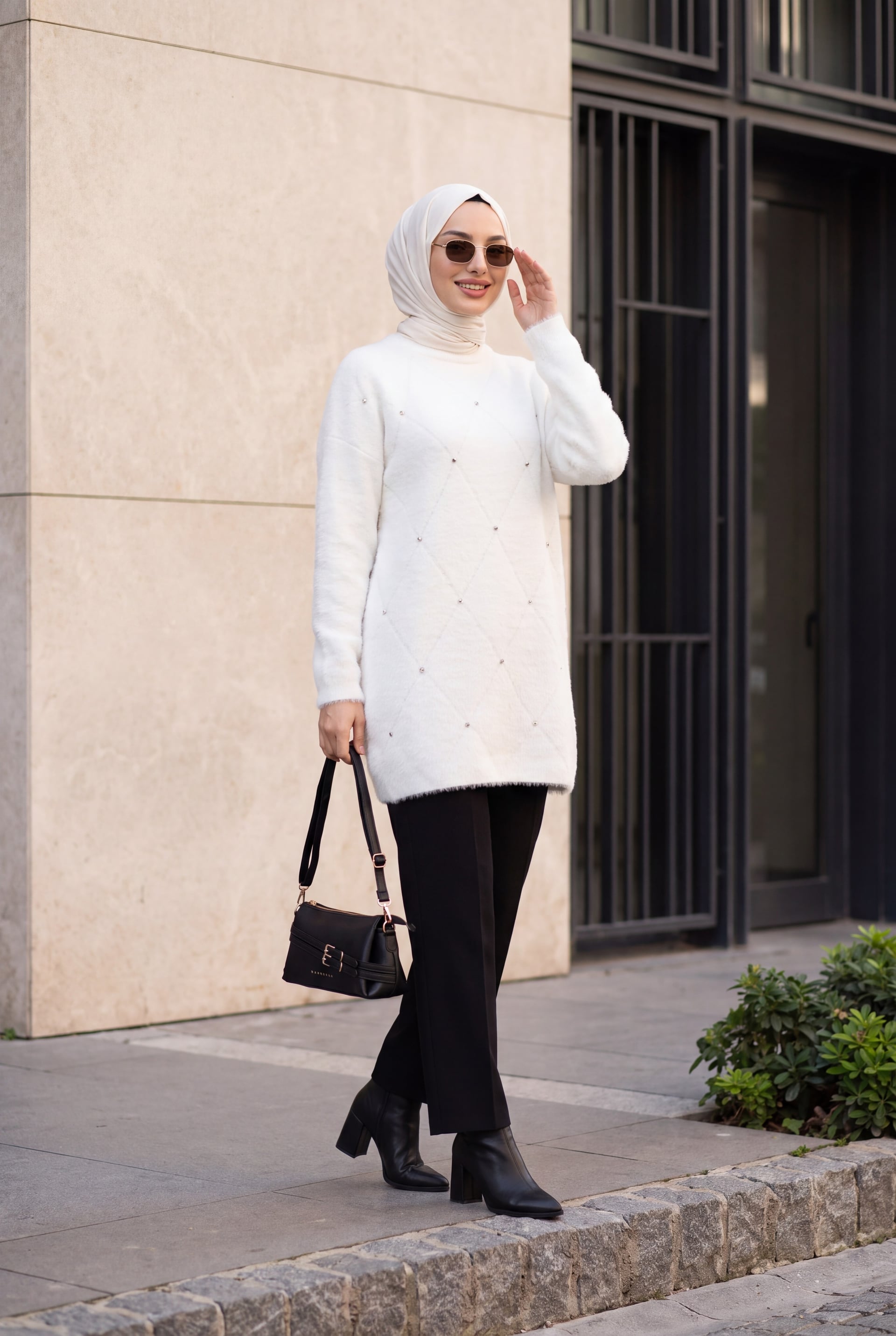 White Rhinestone Embellished Oversized Knit Tunic - Podyumplus - by Peralane