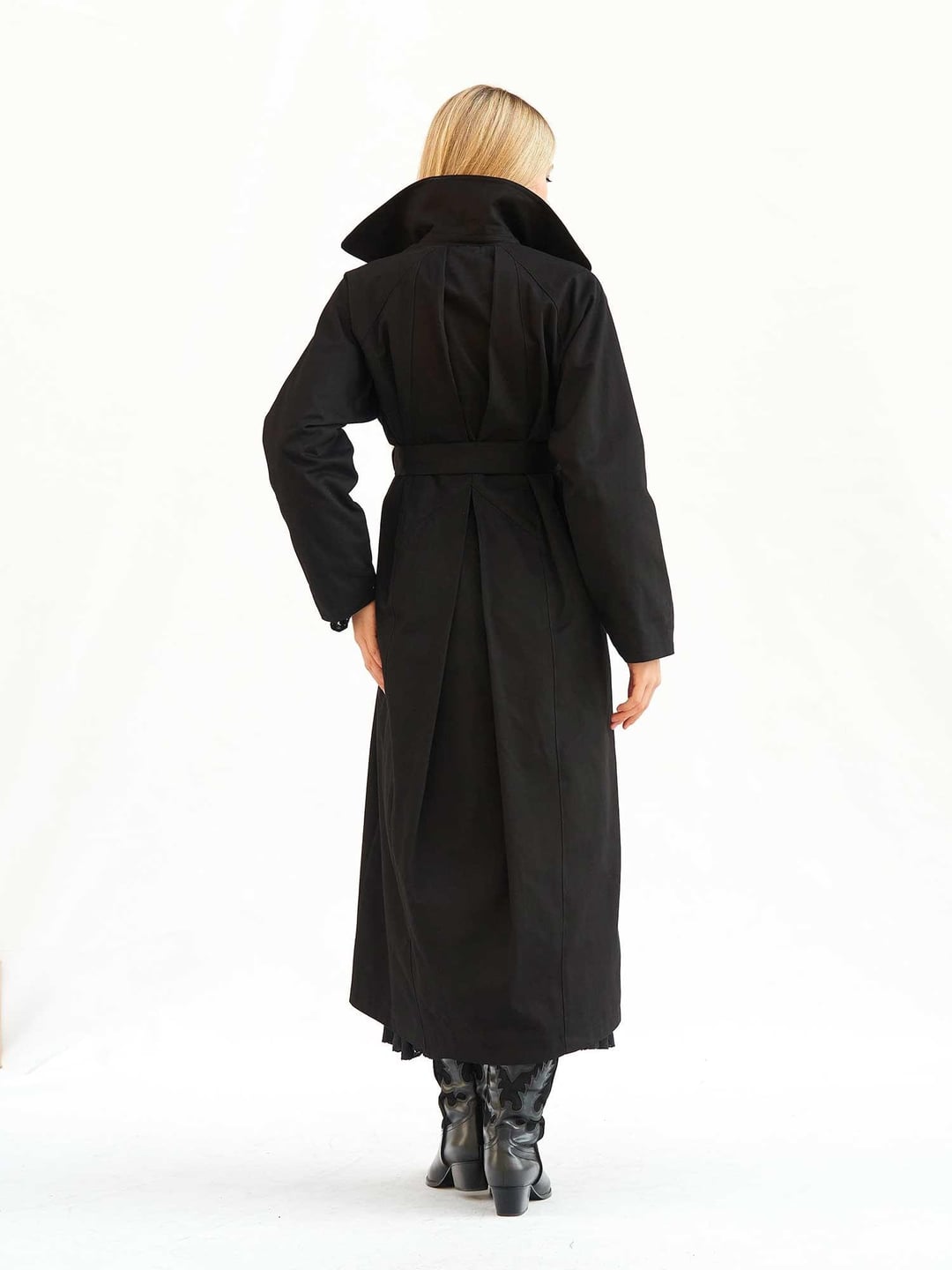 Belted Double-Breasted Long Trench Coat in Black for Women - Lefon - by Peralane - photo 3