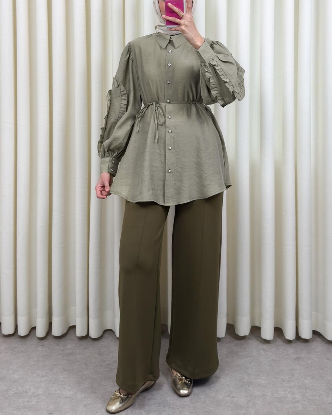 Women's Ruffle Sleeve Stone Button Tie-Front Shirt - Khaki - Podyumplus - by Peralane - photo 7