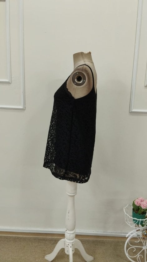 Women's Spaghetti Strap V-Neck Lace Camisole - Janes - by Peralane - photo 5