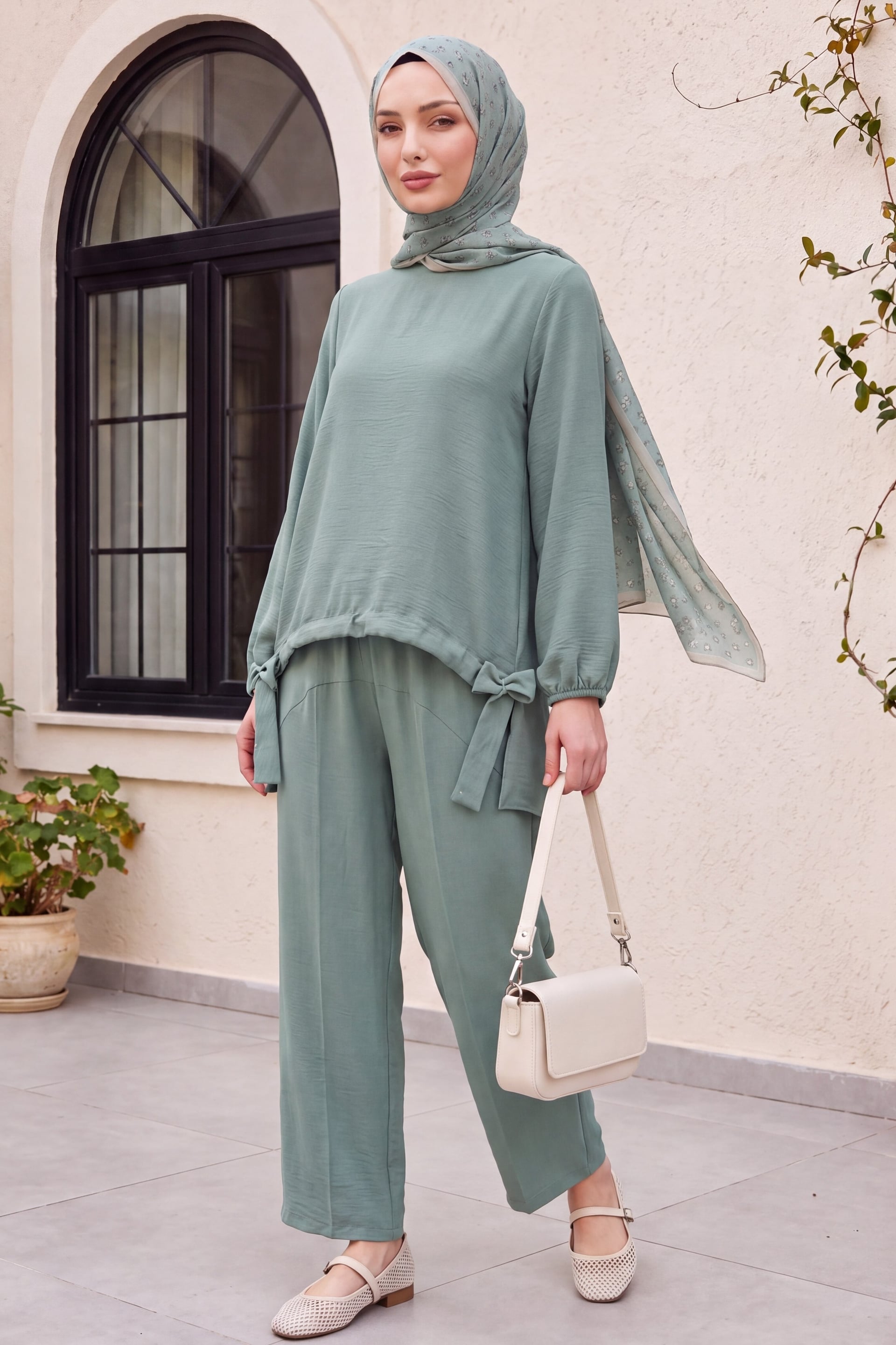 Women's Muted Green Floral Print Two-Piece Co-ord Set with Long Sleeves and Trousers - Podyumplus - by Peralane