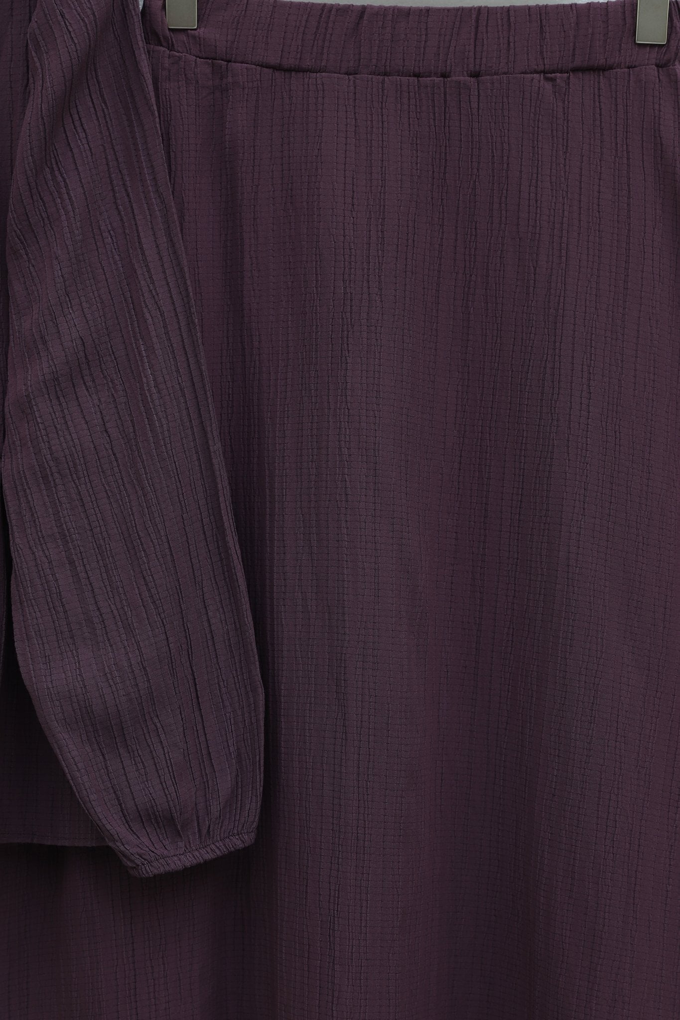 Front Tie, Elasticated Sleeve, Crinkled Two-Piece Set with Tunic and Maxi Skirt | Deep Plum - Podyumplus - by Peralane - photo 7