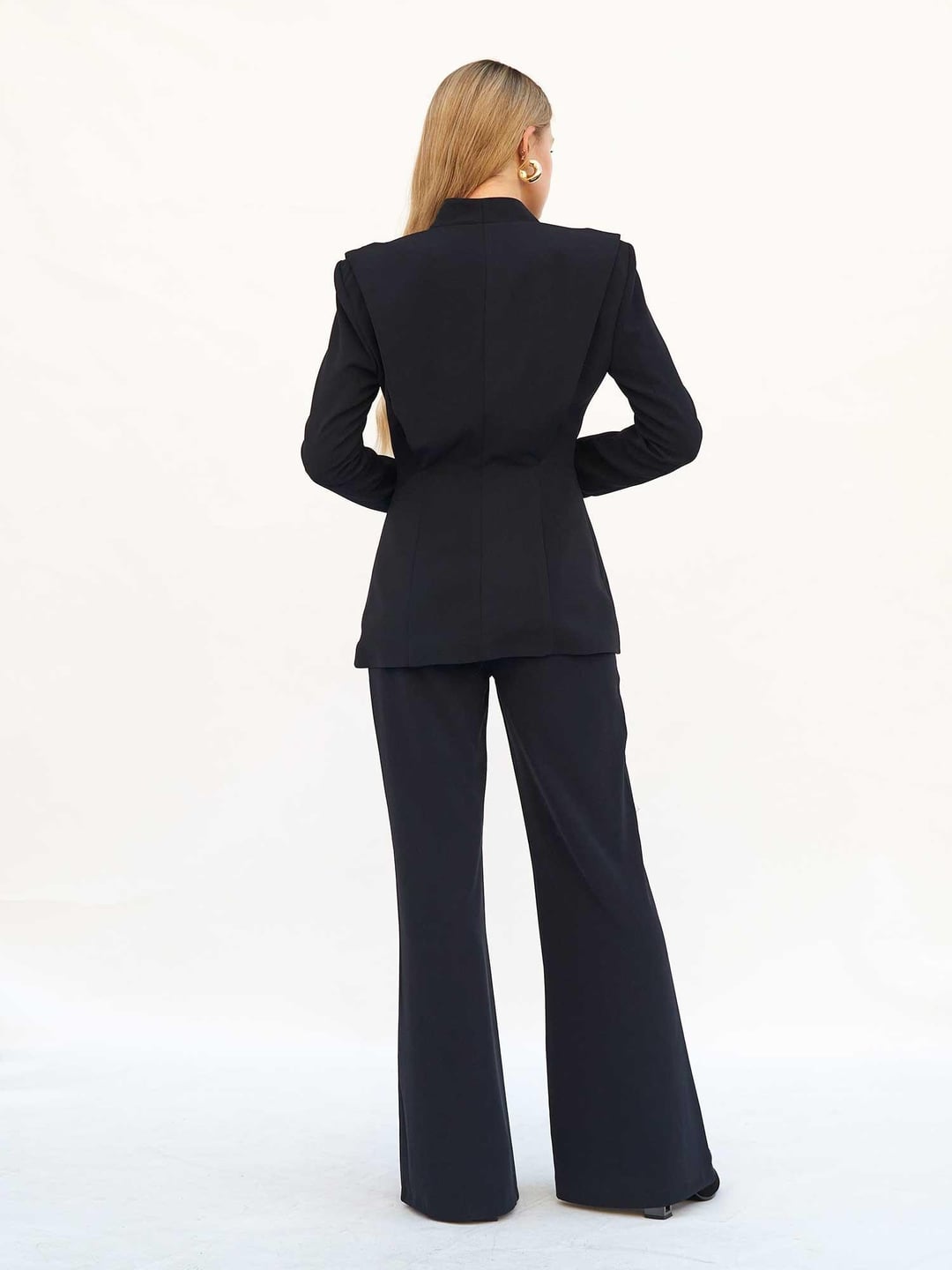 Padded V-Neck Blazer Jacket in Dark Navy - Lefon - by Peralane - photo 10