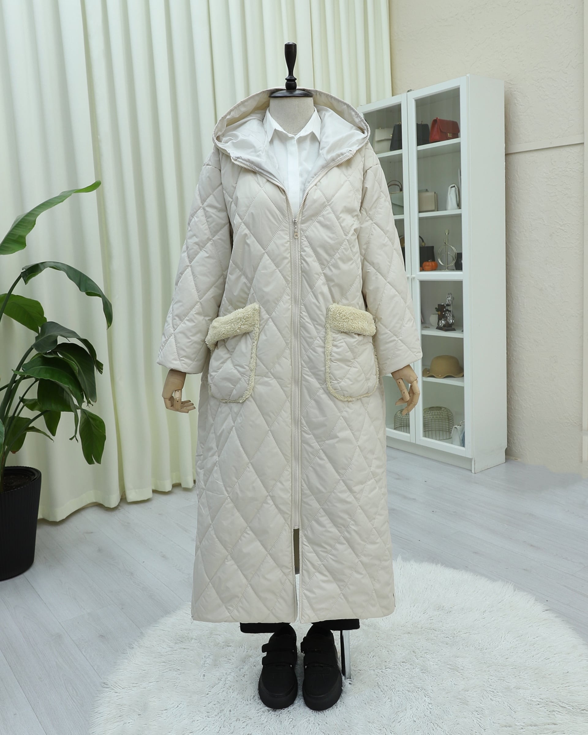 Cream Quilted Long Hooded Coat with Pockets and Sherpa Trim - Podyumplus - by Peralane - photo 3
