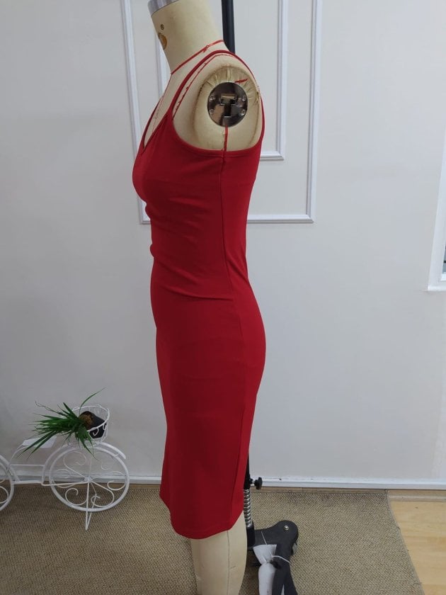 Women's Sleeveless V-Neck Ribbed Knit Midi Dress in Red - Janes - by Peralane - photo 5