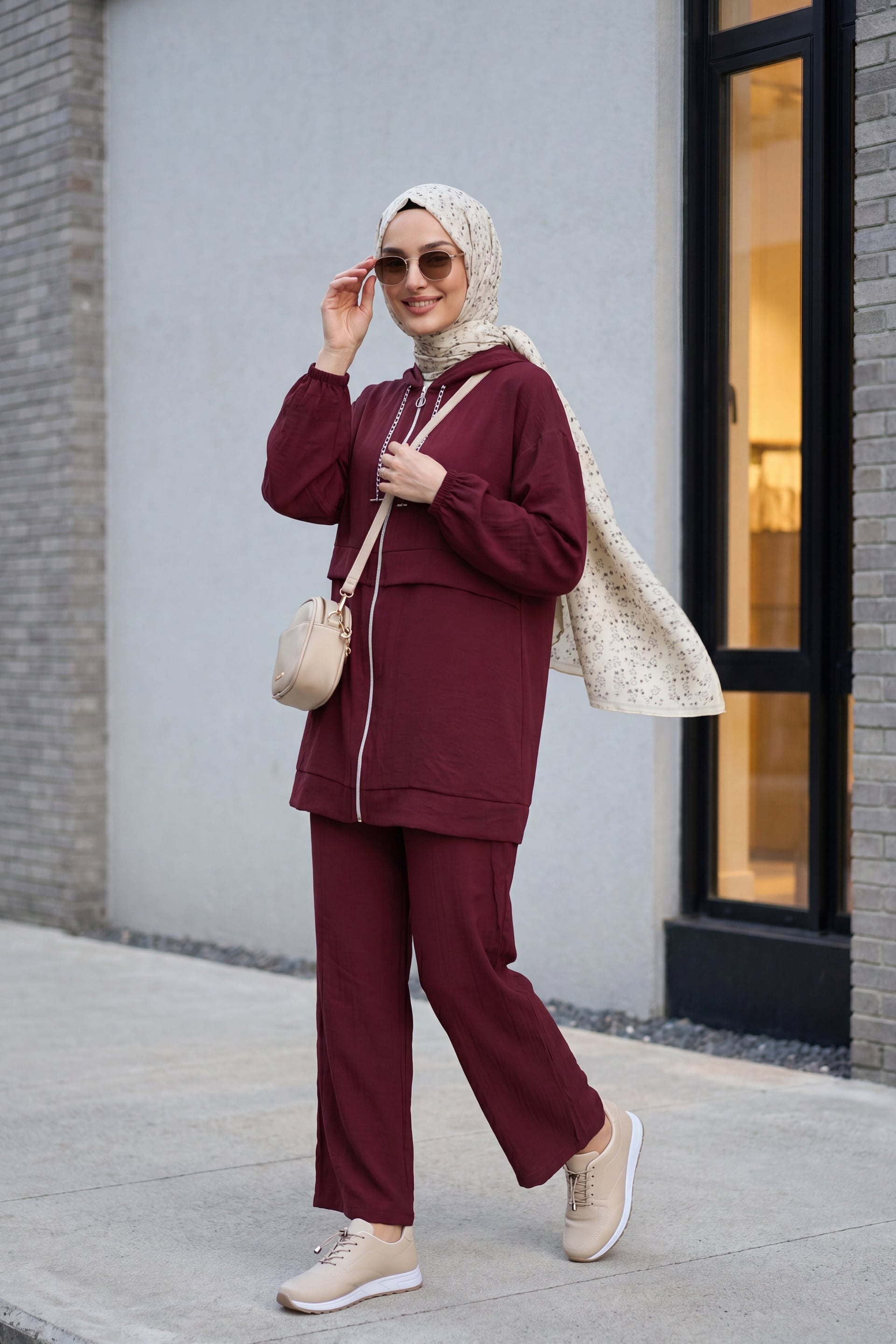 Hooded Zip-Front Tracksuit Set with Chain Neck Detail - Burgundy - Podyumplus - by Peralane - photo 6