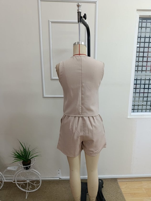 Women's Sleeveless V-Neck Buttoned Satin Vest and Shorts Co-ord Set - Janes - by Peralane - photo 6