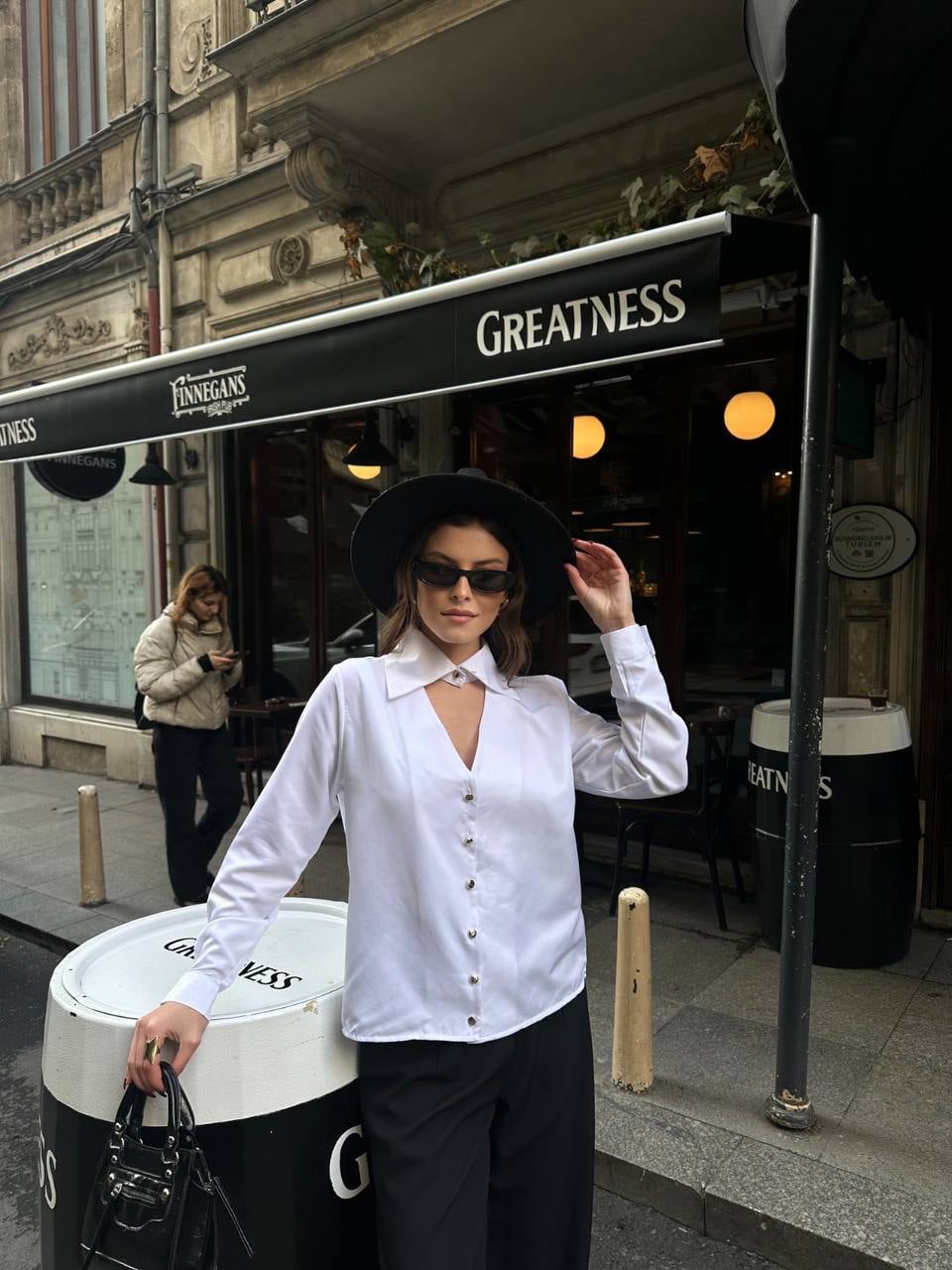 Women's White Long-Sleeve Blouse with V-Neck and Cut-Out Detail - My Bee - by Peralane - photo 4