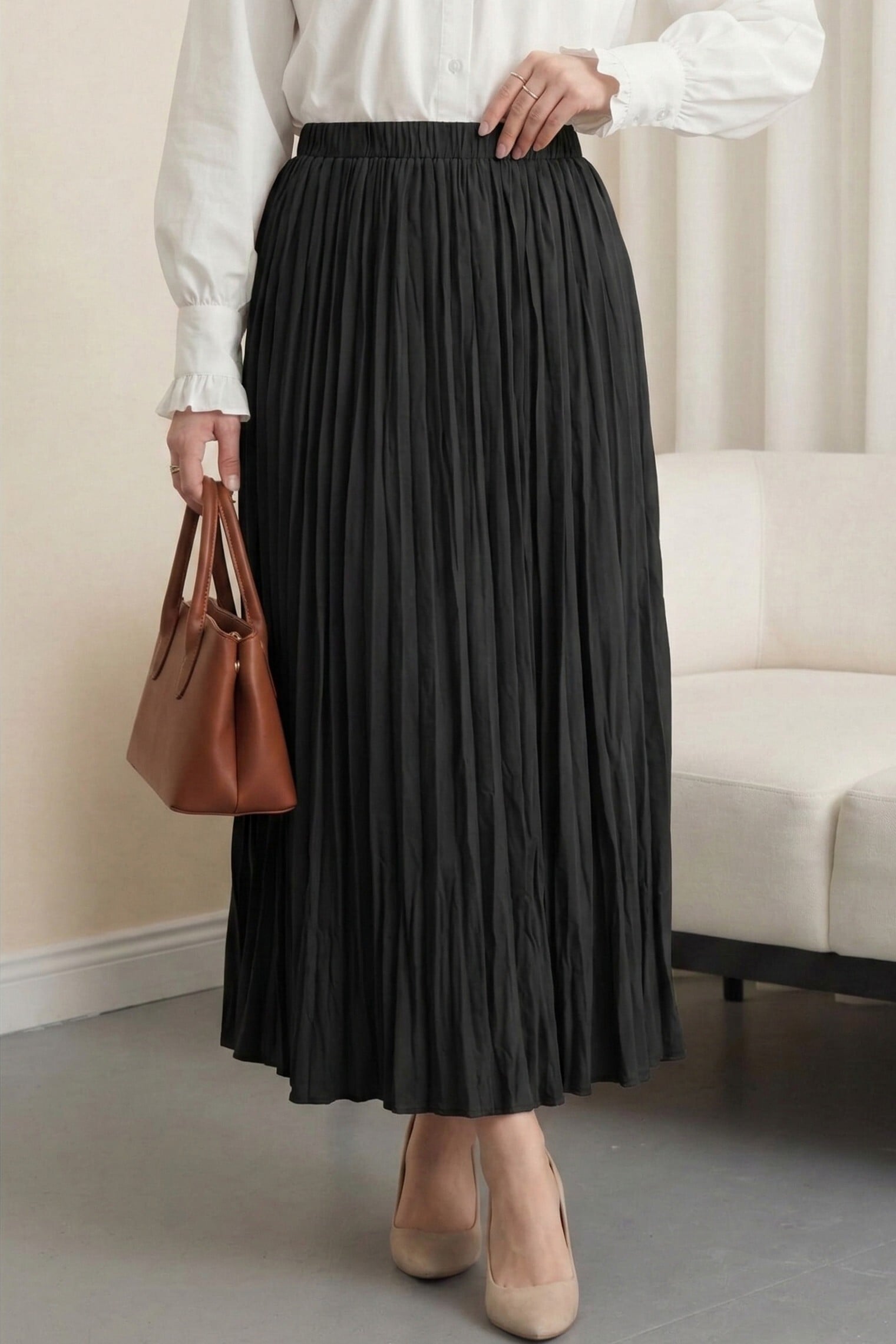 Black Pleated Skirt with Elastic Waistband - Podyumplus - by Peralane