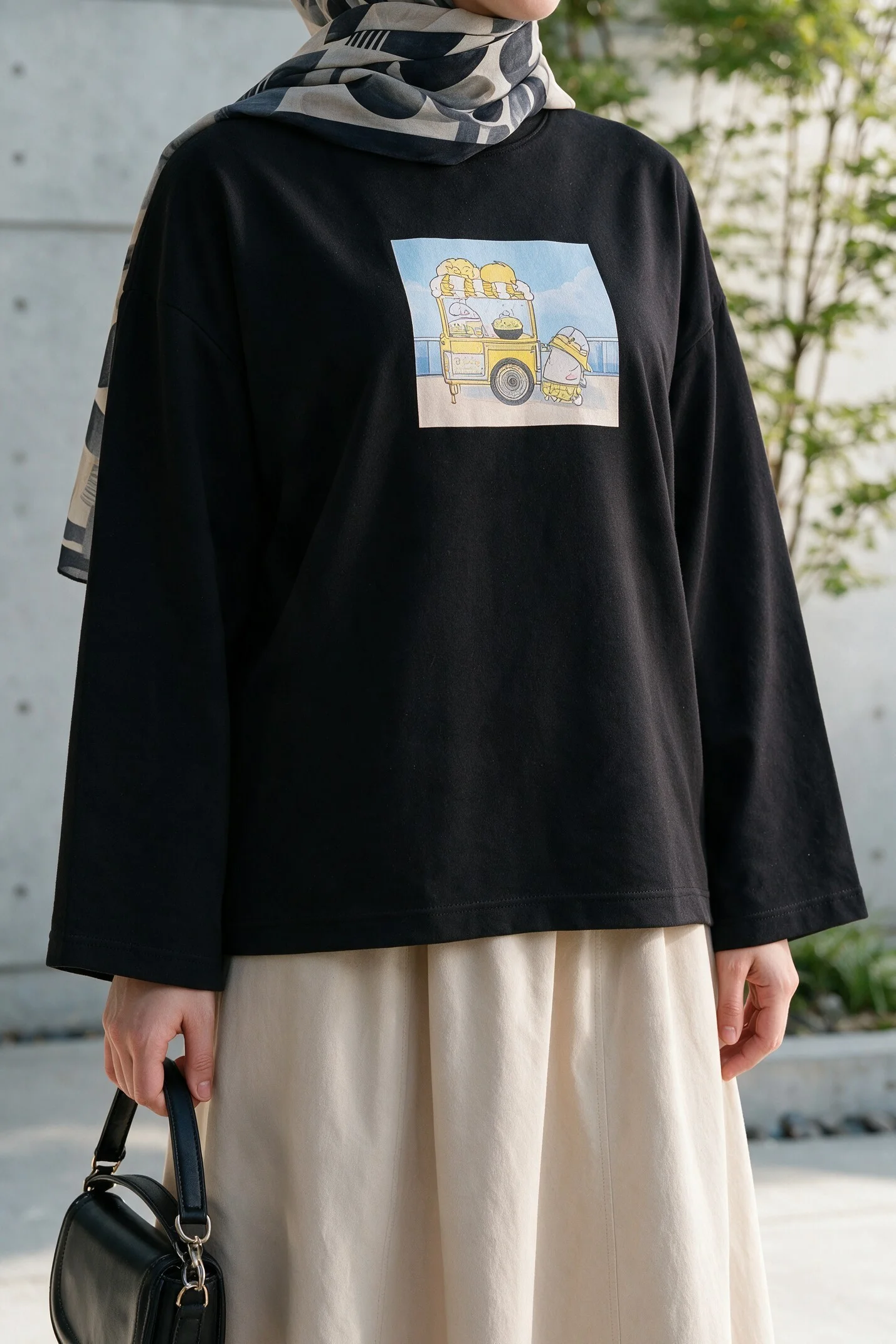 Black Crew Neck Printed Swing Sweatshirt - Podyumplus - by Peralane - photo 2