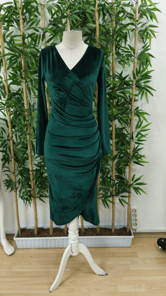 Women's Long Sleeve V-Neck Ruched Velvet Midi Dress - Janes - by Peralane - photo 5