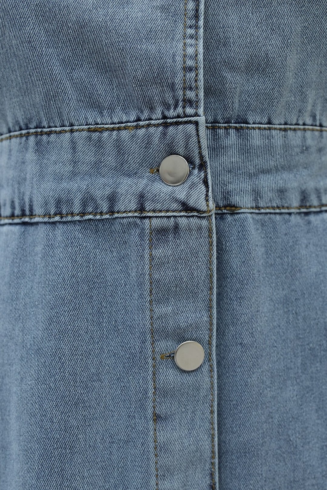 Button-Front Denim Jile Dress with Ruffled Hem - Ice Blue - Podyumplus - by Peralane - photo 6