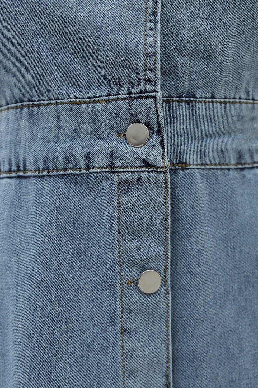 Button-Front Denim Jile Dress with Ruffled Hem - Ice Blue - Podyumplus - by Peralane - photo 6