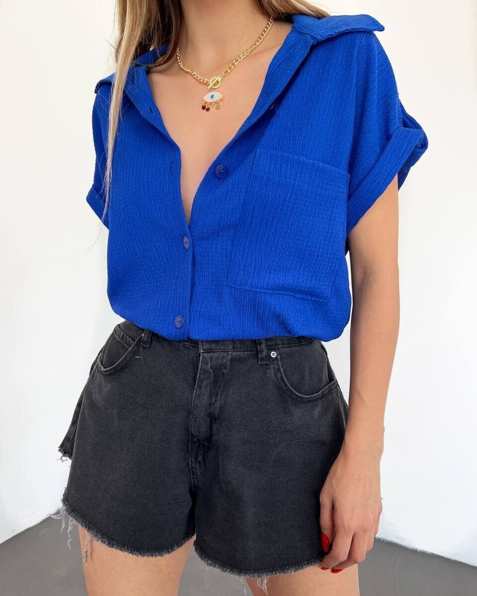 Crinkled Short-Sleeve Blouse with Collar and Chest Pocket - Saks Blue - Podyumplus - by Peralane - photo 2