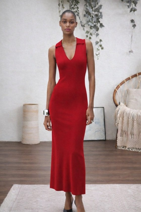 Women's Sleeveless V-Neck Long Ribbed Knit Dress in Red - Janes - by Peralane - photo 3