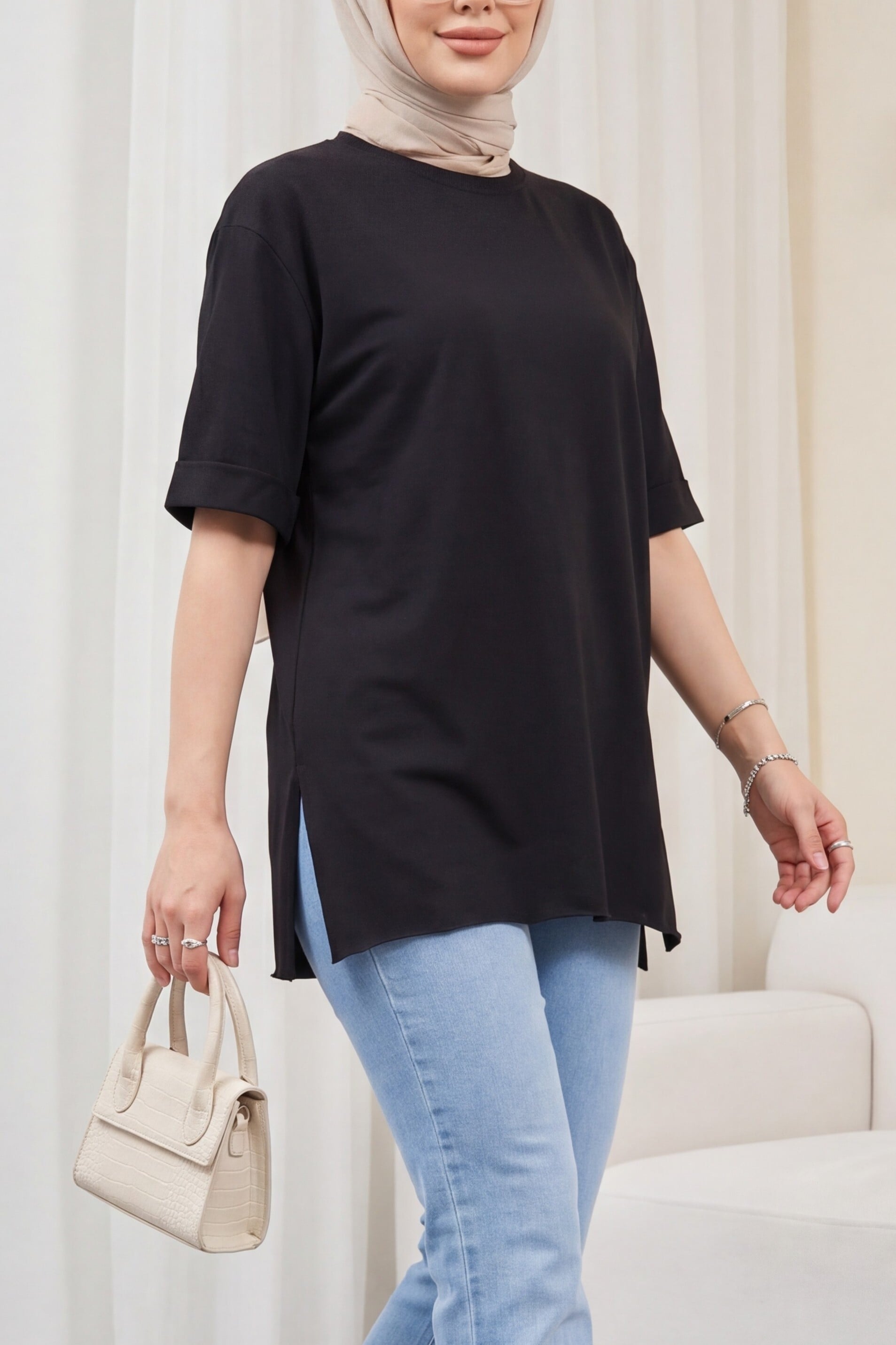 Black Crew Neck Side Slit Short-Sleeve Jersey T-Shirt with Cuffed Sleeves - Podyumplus - by Peralane