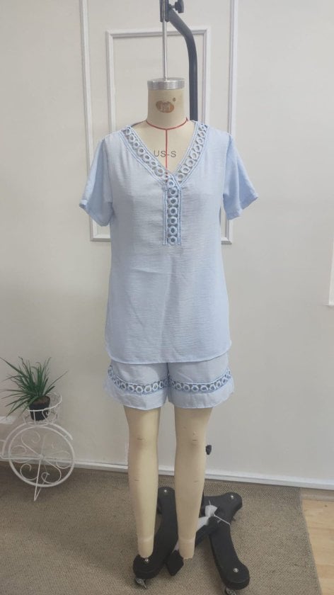 Women's Short-Sleeve V-Neck Blouse and Shorts Two-Piece Set - Janes - by Peralane - photo 4