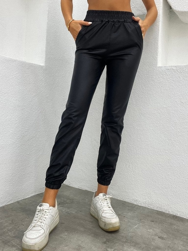Women's Elasticated Waistband Faux Leather Trousers with Side Pockets - Janes - by Peralane
