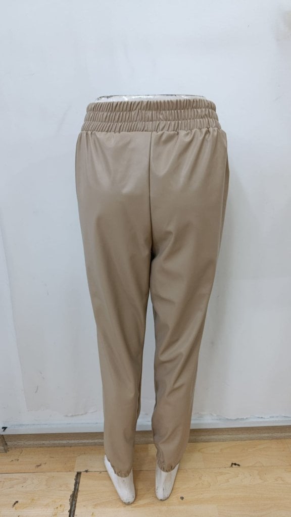 Women's High-Waist Elasticated Faux Leather Trousers with Front Buttons - Janes - by Peralane - photo 7