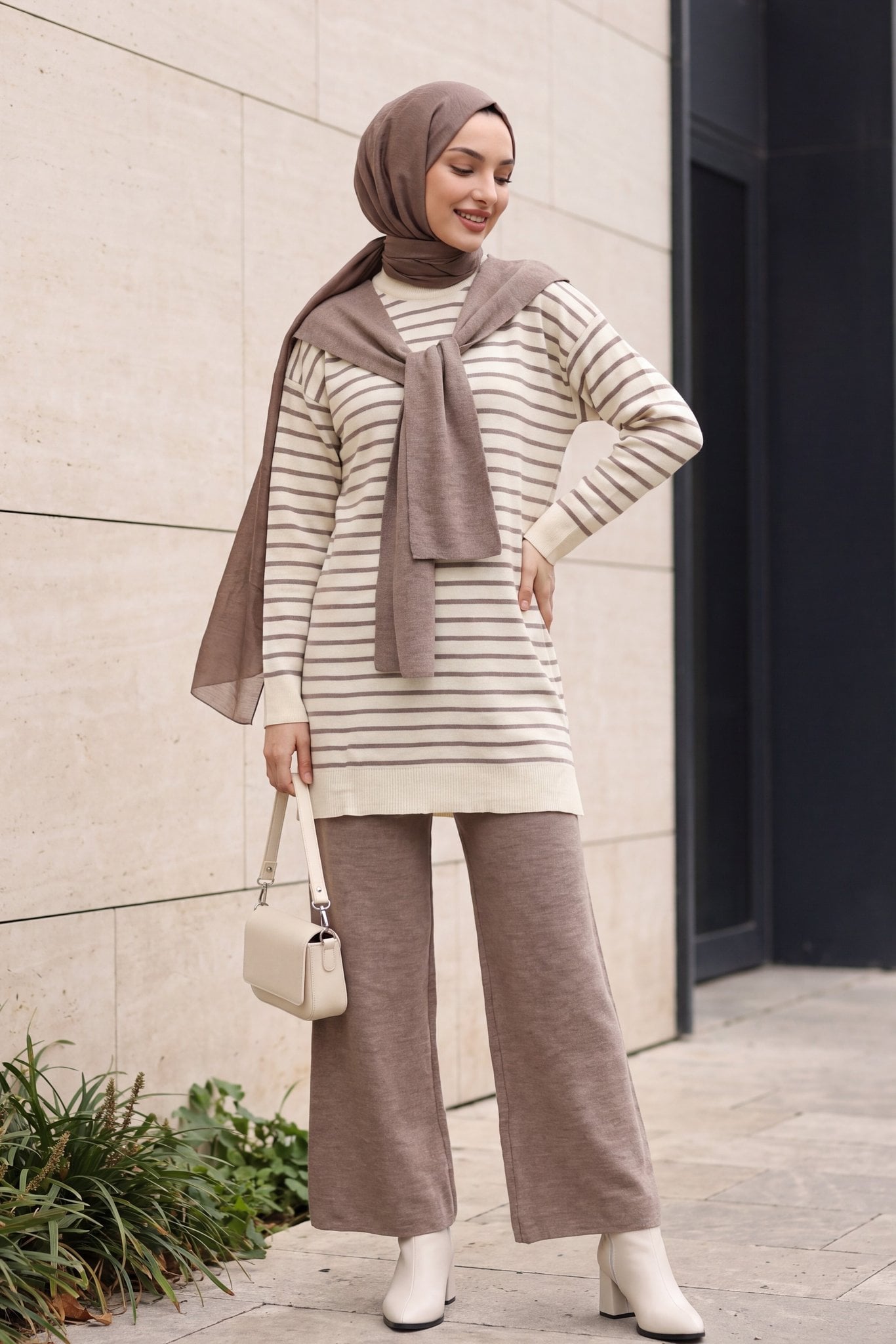 Striped Knit Tunic and Wide-Leg Trousers Set - Earth - Podyumplus - by Peralane - photo 3