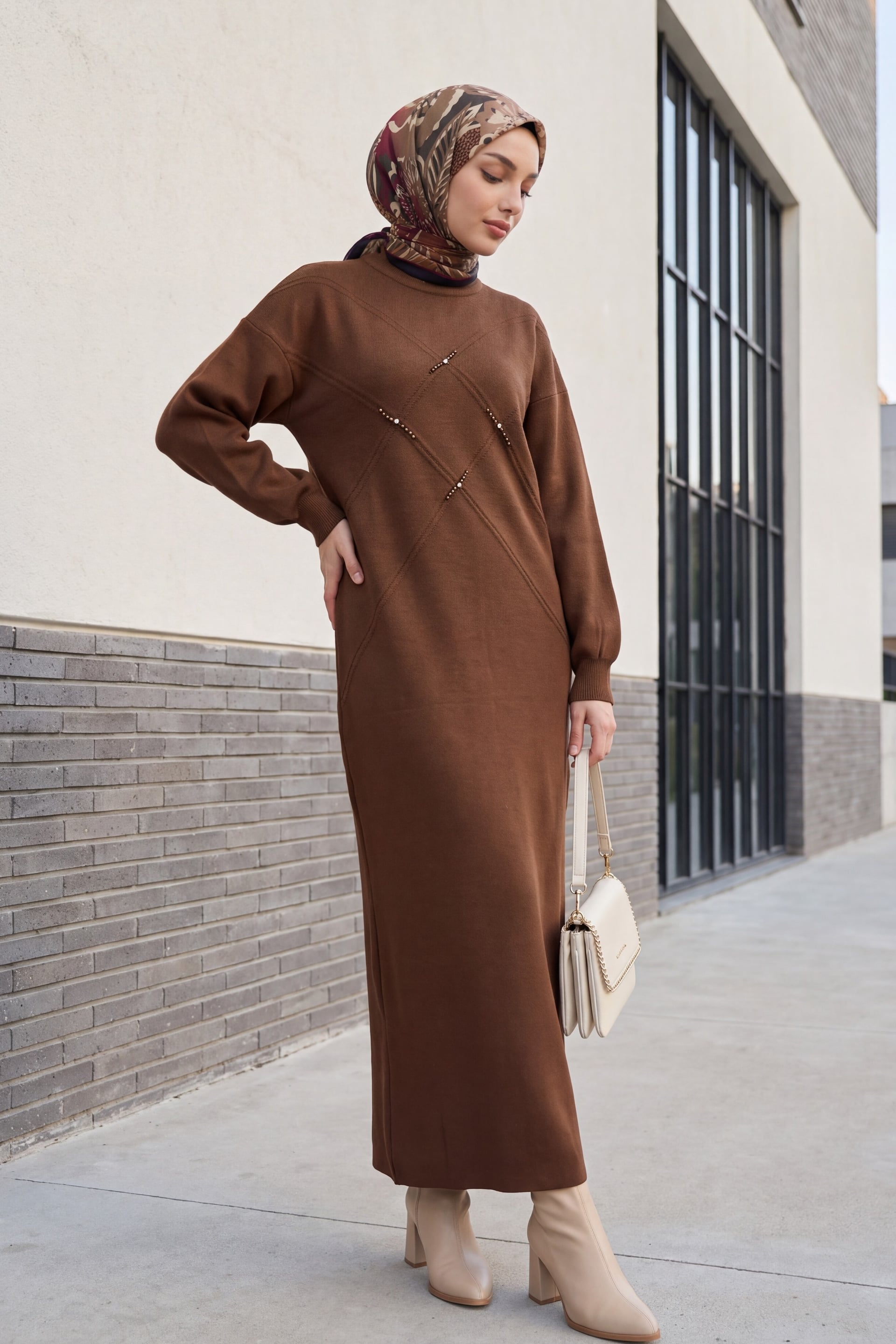 Long-Sleeved Brown Knit Dress with Stone and Bead Detailing - Podyumplus - by Peralane - photo 4