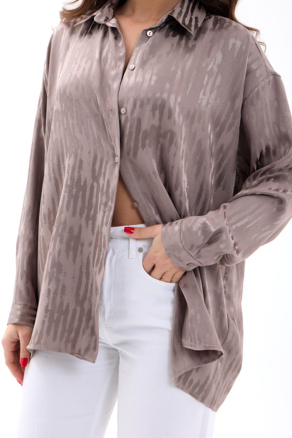 Women's Long-Sleeve Button-Up Shirt in Taupe - Fame - by Peralane - photo 5
