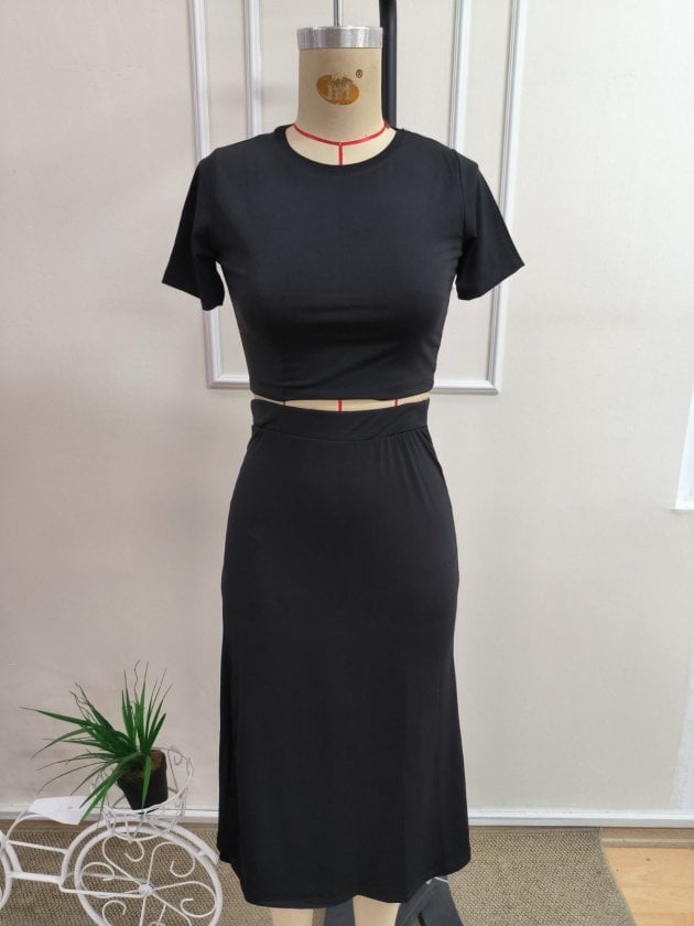 Women's Short Sleeve Round Neck Sandy Crop Top and Slit Midi Skirt Two-Piece Set - Janes - by Peralane - photo 4