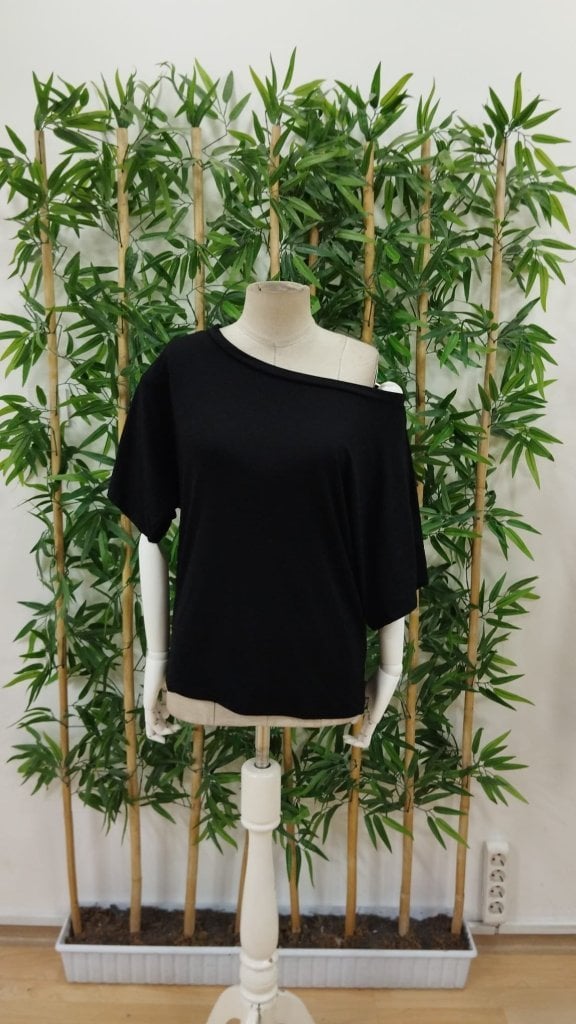 Women's Black One-Shoulder Short-Sleeve Relaxed Viscose Blouse - Janes - by Peralane - photo 6