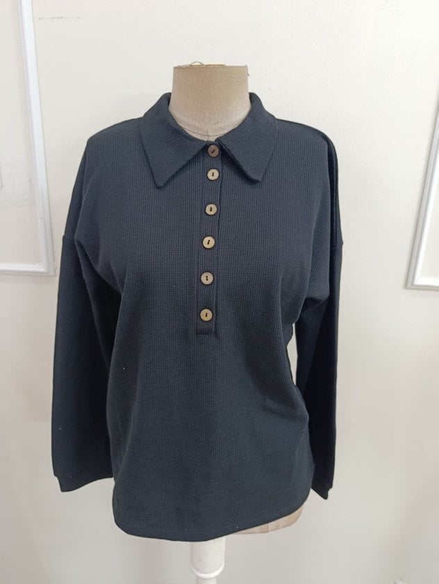 Women's Black Long-Sleeve Collared Waffle Knit Blouse - Janes - by Peralane - photo 7