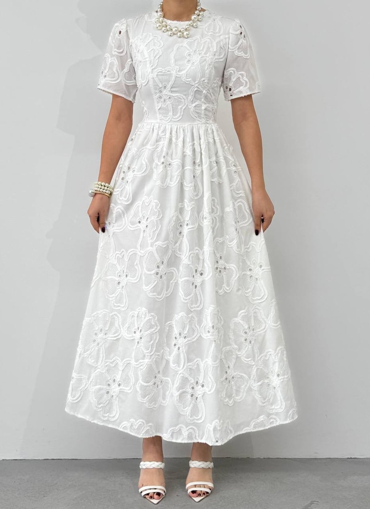 Banne Midi Dress in Ecru with Floral Embroidery - Pack of 6 - Etika - by Peralane - photo 2