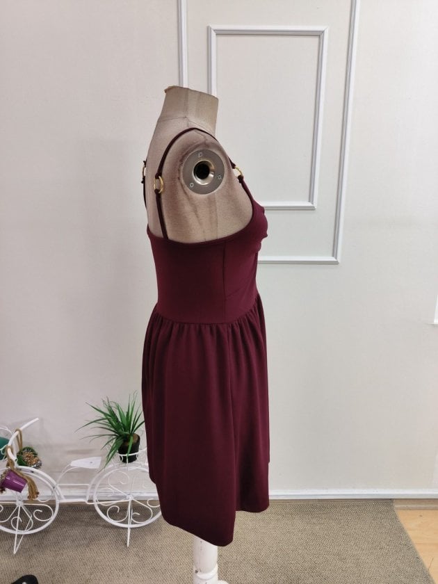 Women's Burgundy Strappy Heart Neckline Ring Detail Short Crepe Dress - Janes - by Peralane - photo 6