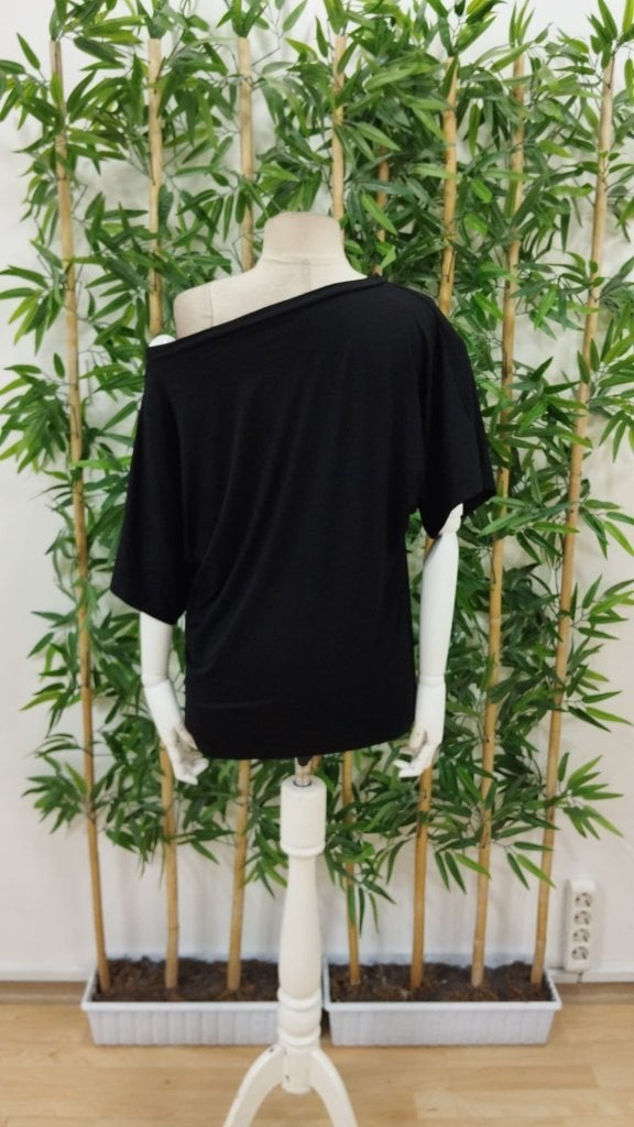 Women's Black One-Shoulder Short-Sleeve Relaxed Viscose Blouse - Janes - by Peralane - photo 8