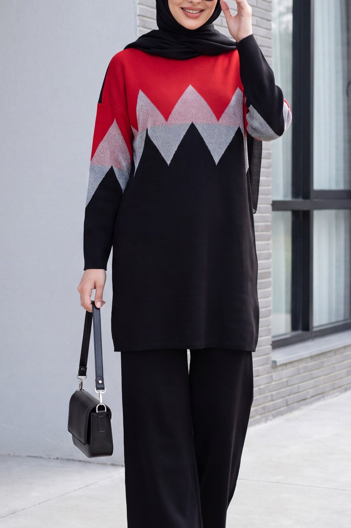 Zigzag Patterned Sequin Top and Trousers Knit Set - Red - Podyumplus - by Peralane