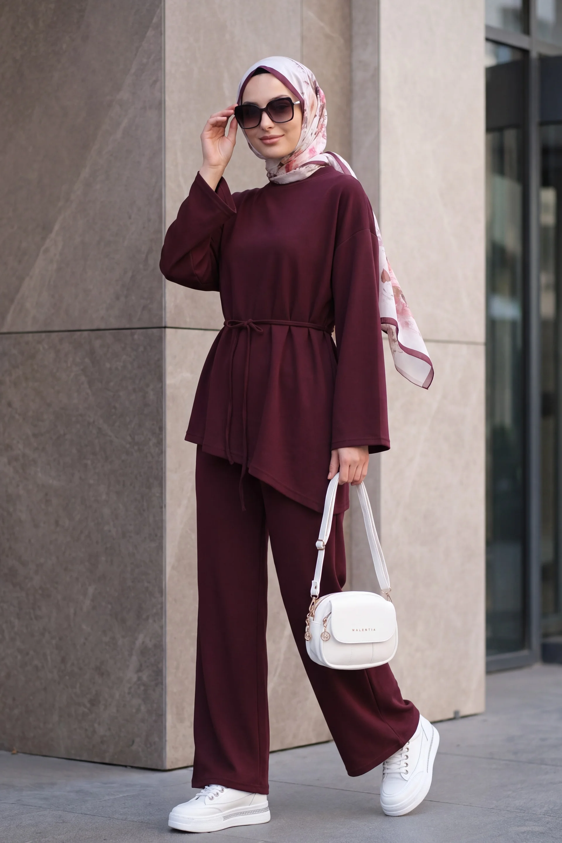 Asymmetric Cut Belted Oversize Jersey Lounge Set with Trousers - Burgundy - Podyumplus - by Peralane - photo 2