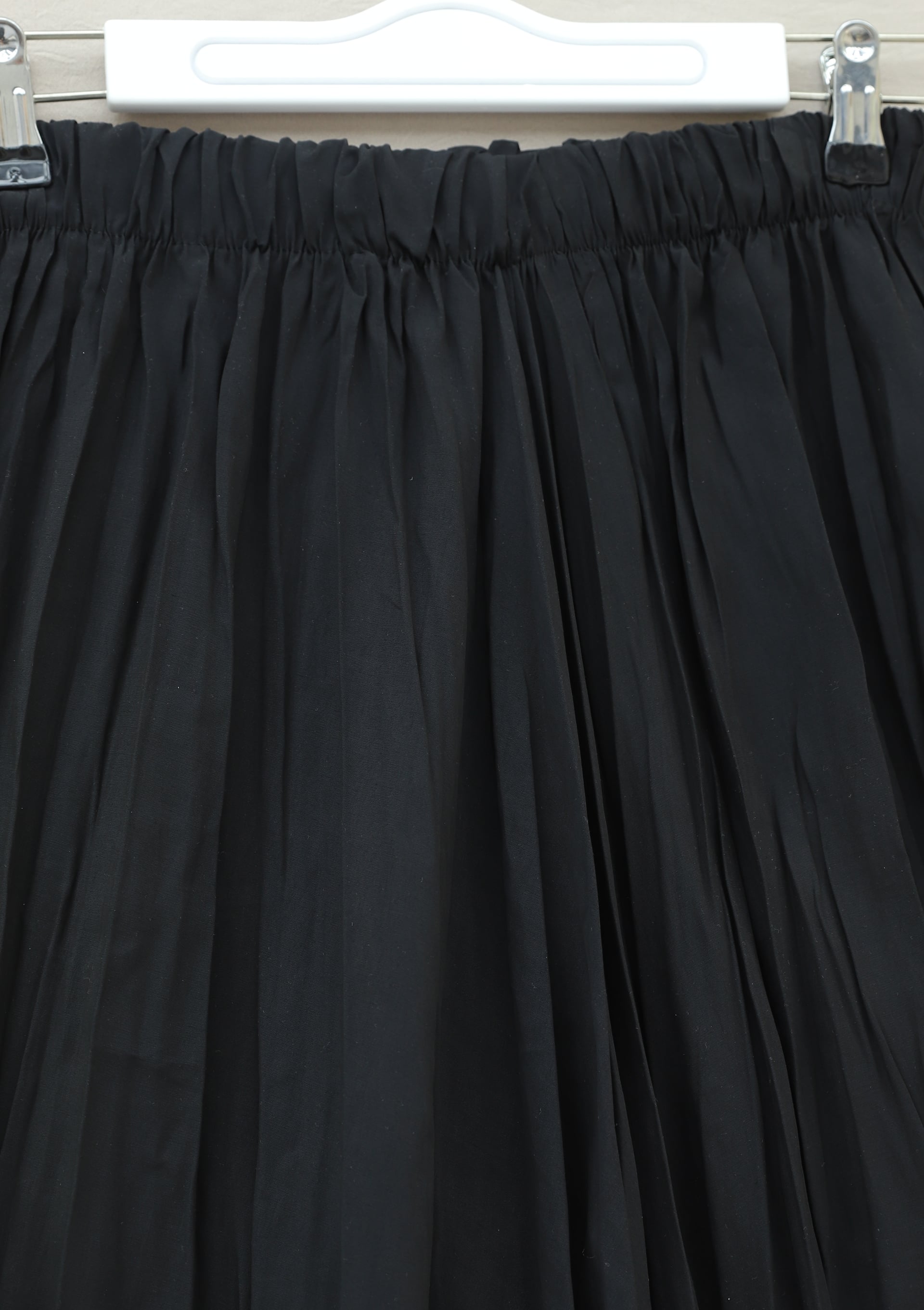 Black Pleated Skirt with Elastic Waistband - Podyumplus - by Peralane - photo 4