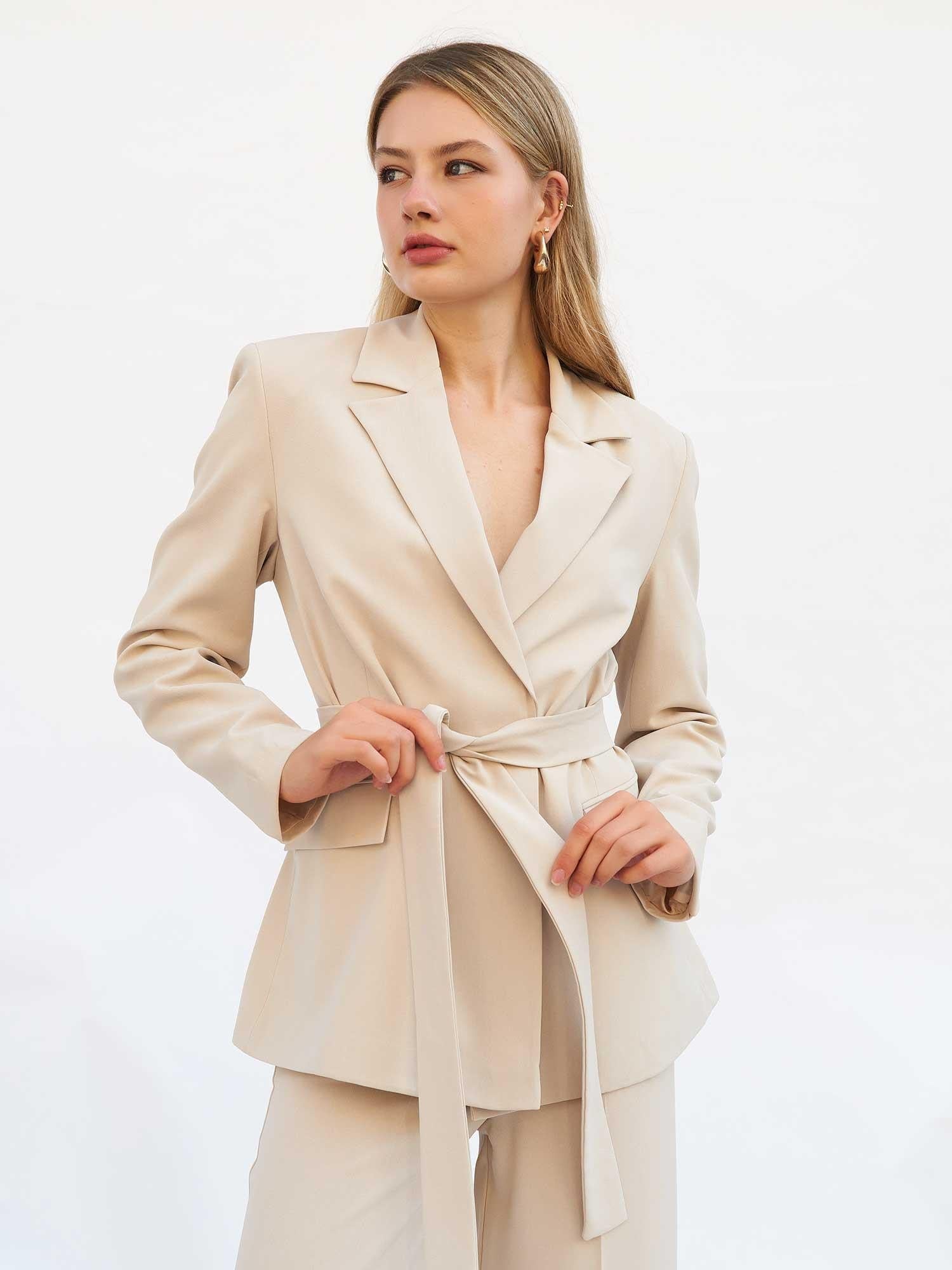 Belted Double-Breasted Blazer and Wide-Leg Trousers Set in Light Beige - Lefon - by Peralane - photo 7